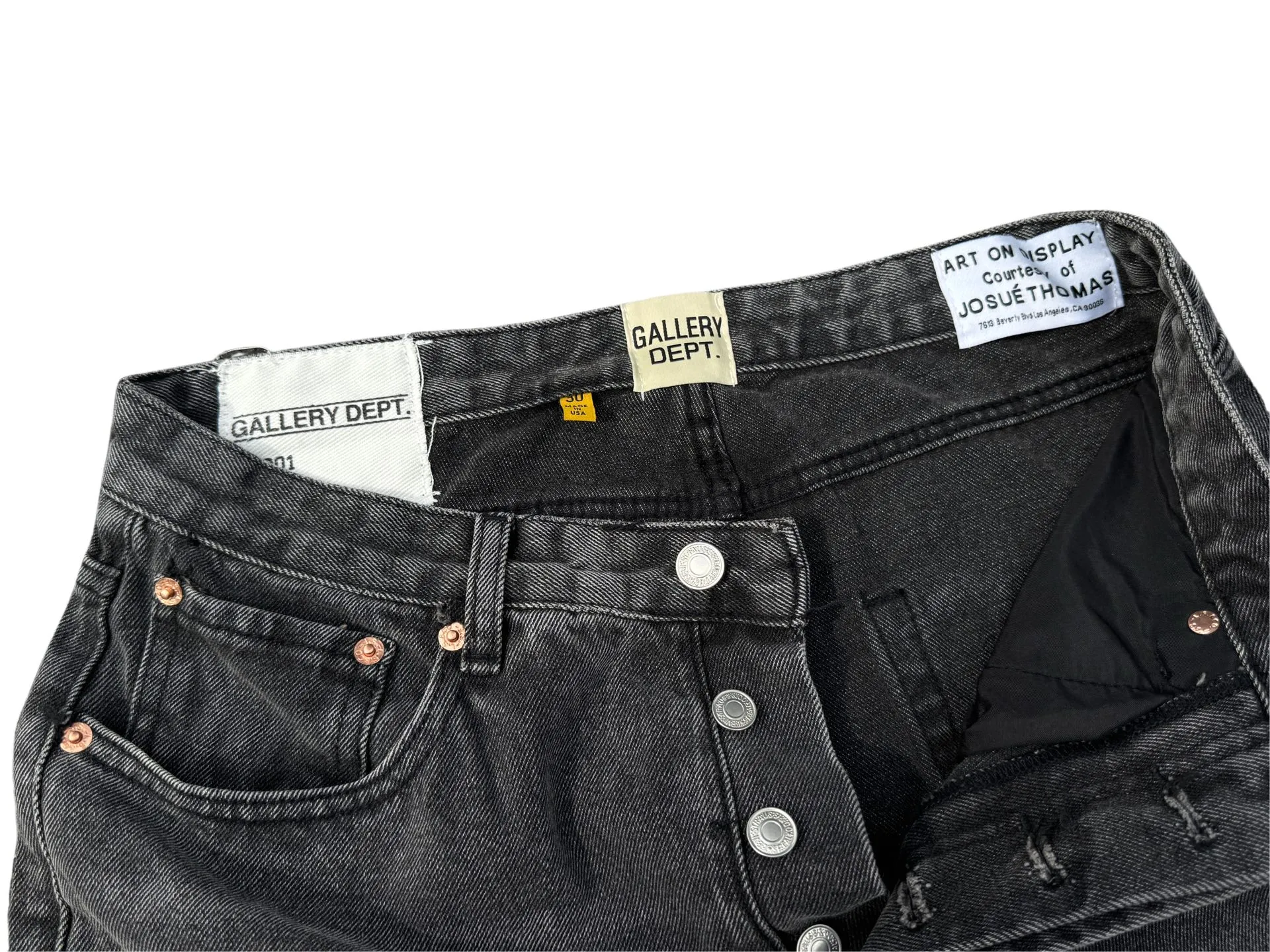 P246💰G990 GALLERY DEPT Denim Flared Jeans Washed and Distressed Spliced ​​Jeans Denim Washing Factory. During this process, the owner of the washing factory helped introduce a boss who once worked for Levi OEM and started his own business. This also paved the way for the following styles. Therefore, Levi's remodeled single product for the base plate is really familiar. Whether it is the fabrics supplied or the lathes used in production, there is nothing to choose from. -Color: Black -Size: S-XXL (corresponding to 28-36)